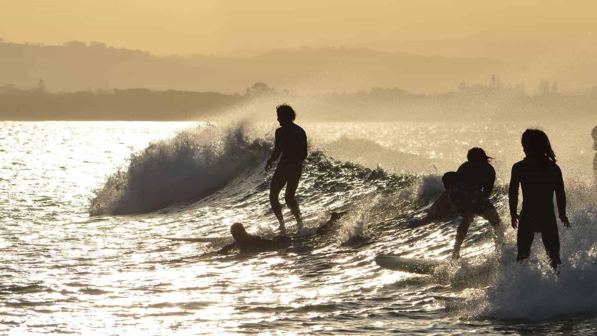 byron bay surfing beaches