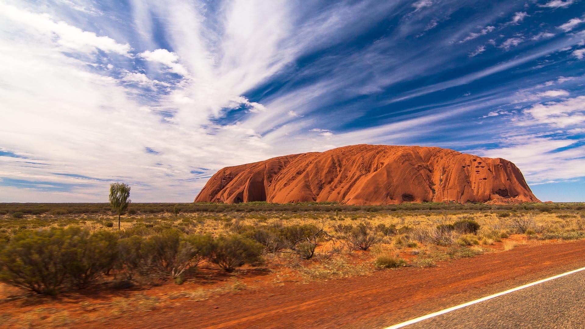 australian culture - uluru red centre