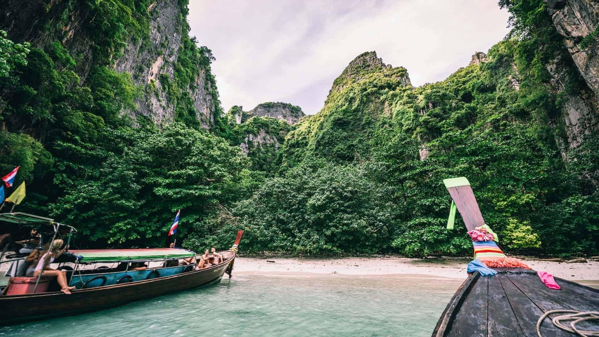 15 Reasons To Visit Thailand!