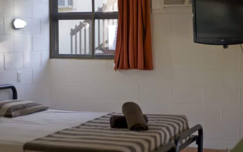 private rooms in airlie beach