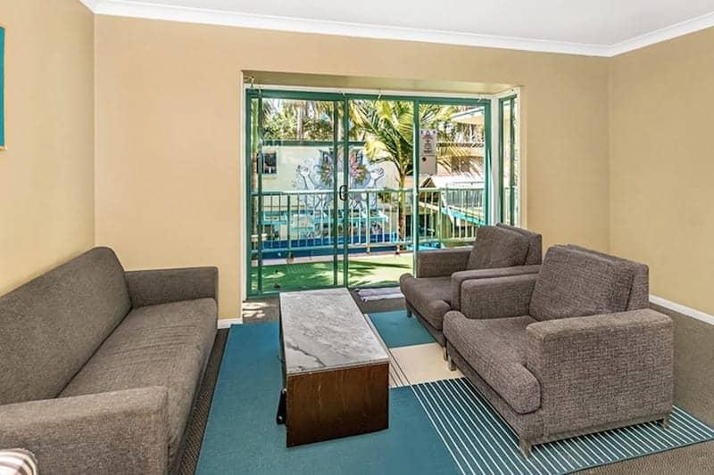 apartment at sleeping inn surfers paradise backpackers