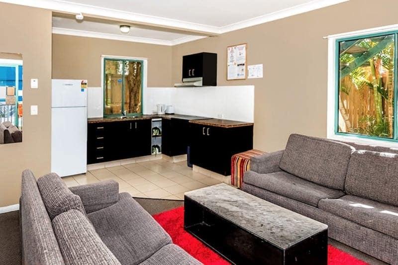 sleeping inn hostel surfers paradise