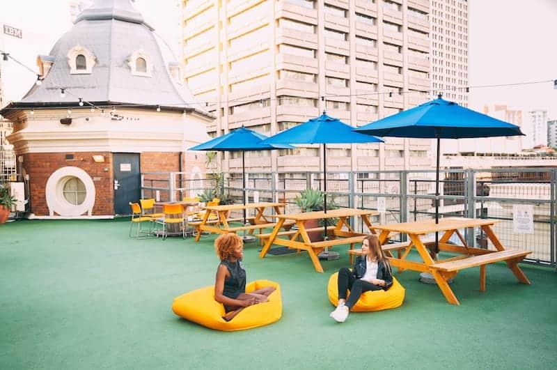 nomads brisbane hostel