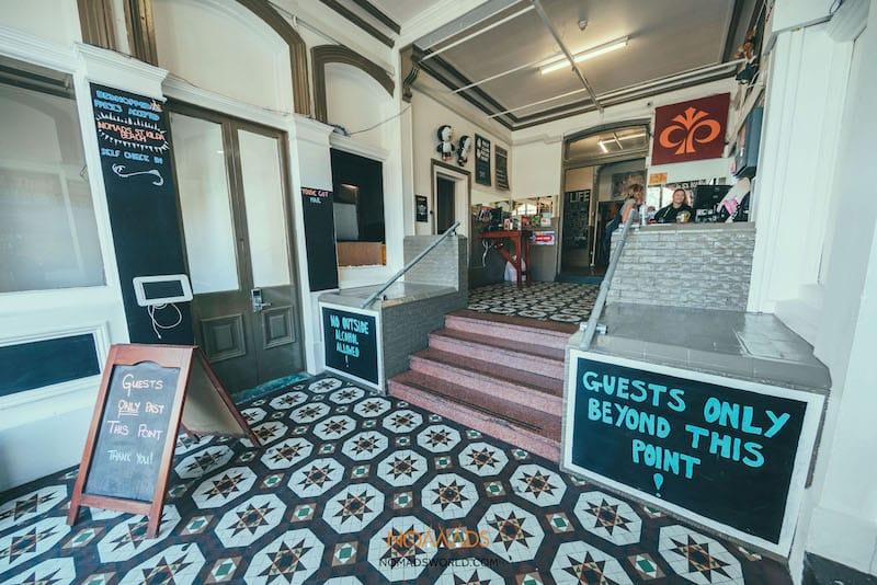 nomads st kilda backpackers hostel