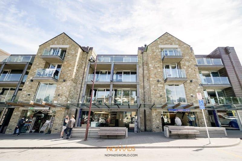 nomads queenstown hostel