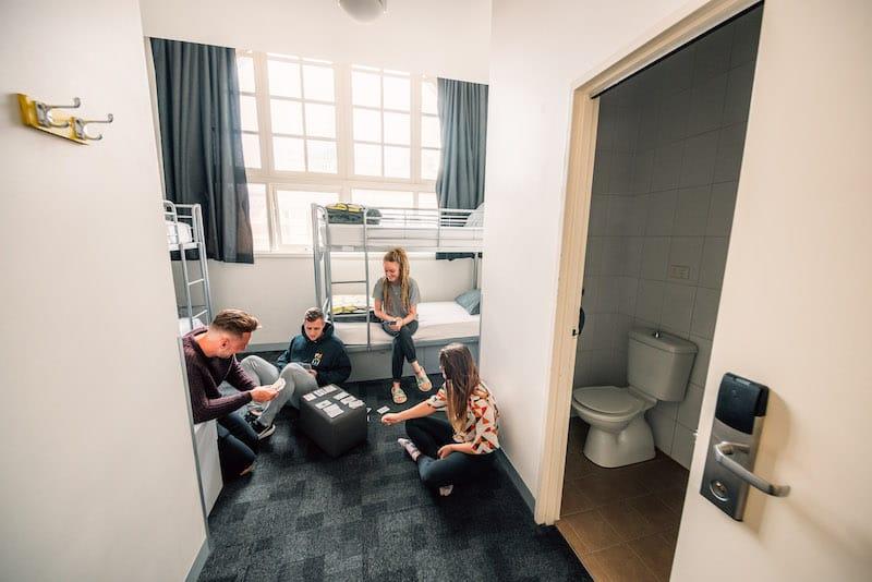 backpacker accommodation melbourne